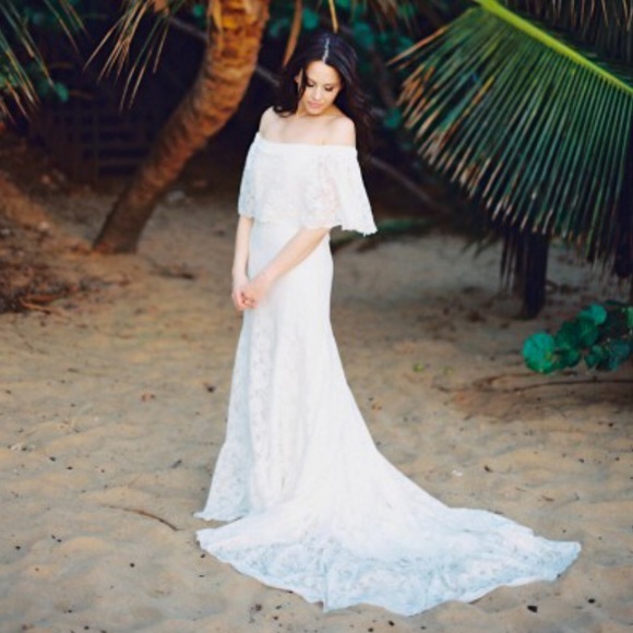 Daughters of Simone wedding dress. Worn for an hr - Picture 1 of 4